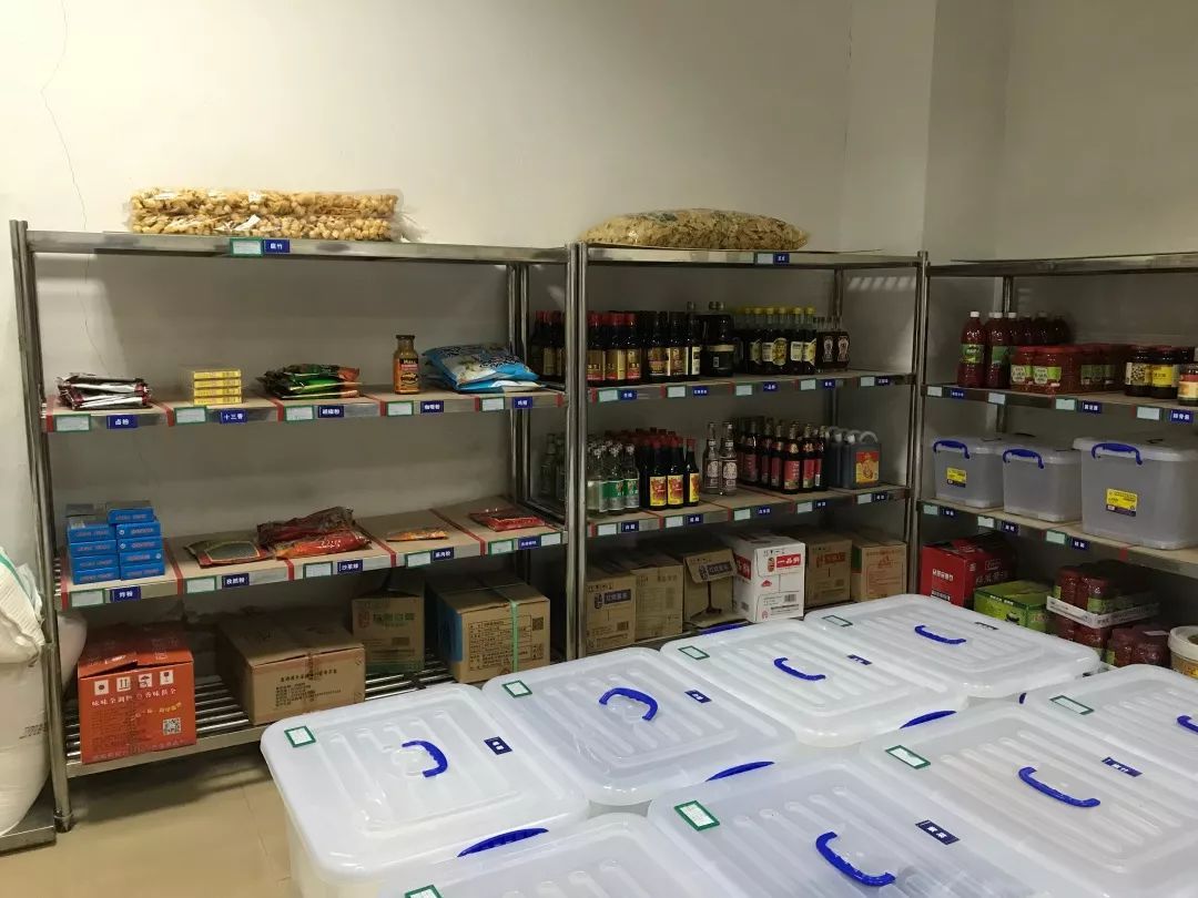 舌尖安全 重視源頭 ——延奎實小食品安全管理人員到廈門利生餐飲公司現場考察餐飲管理